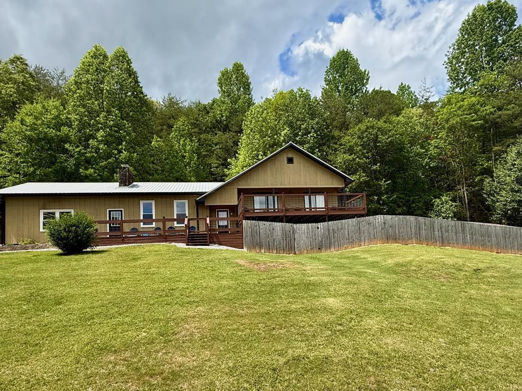 876 Gibson Hill Road — photo