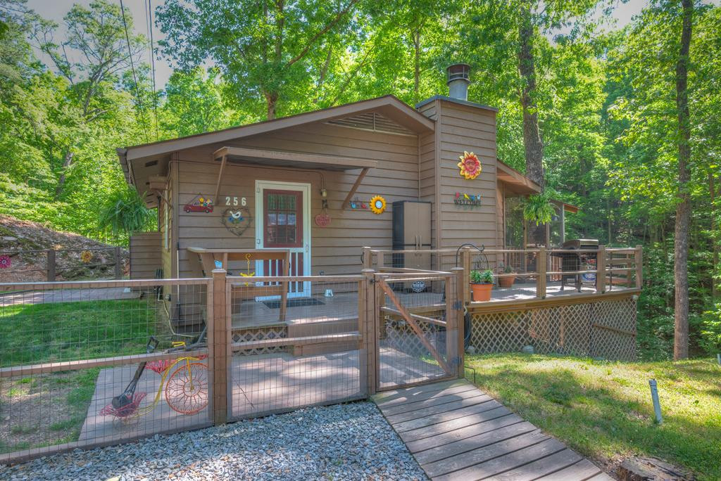 256 Woods Drive — photo