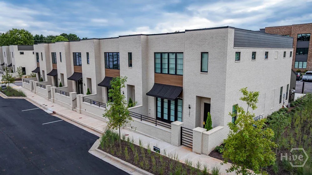 1145 Watson Lane — photo