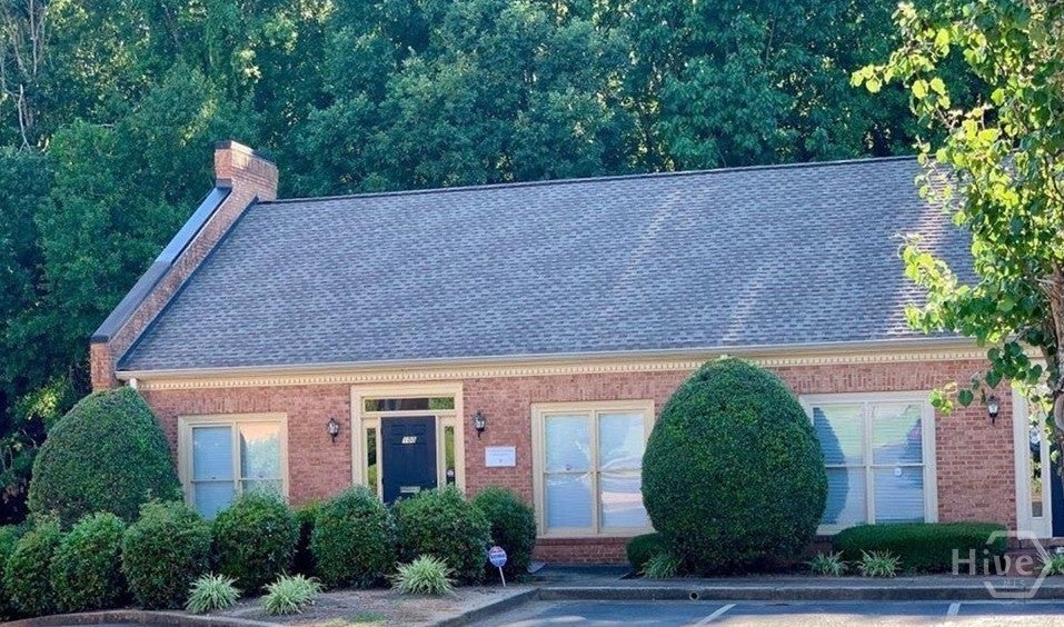 186 Ben Burton Circle 100 — photo