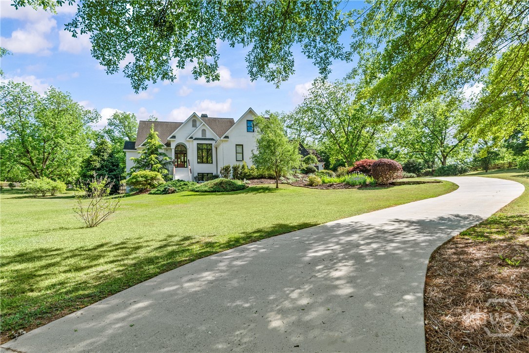 1110 Summit Circle — photo