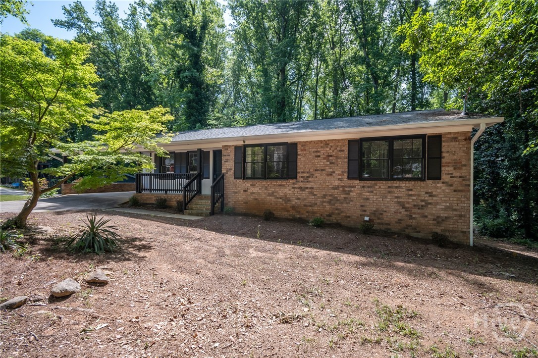 1051 Crooked Creek Road — photo