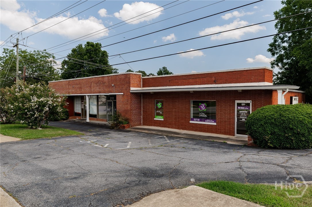 2109 W Broad Street — photo