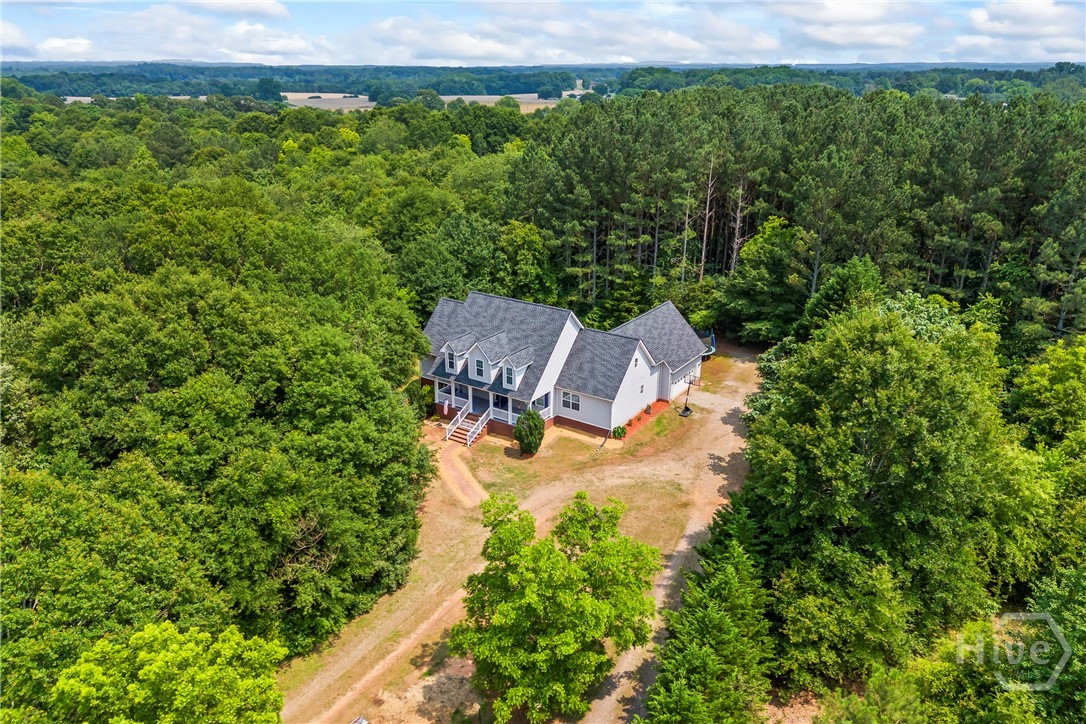 136 Wedgewood Drive — photo