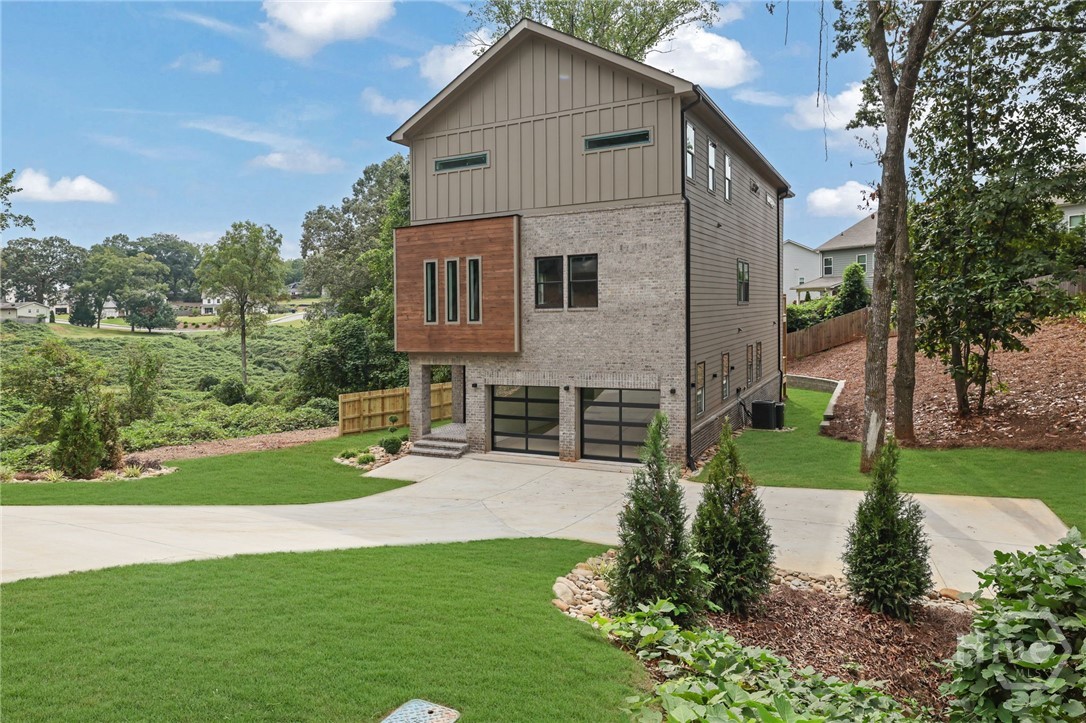 120 N Gwinnett — photo