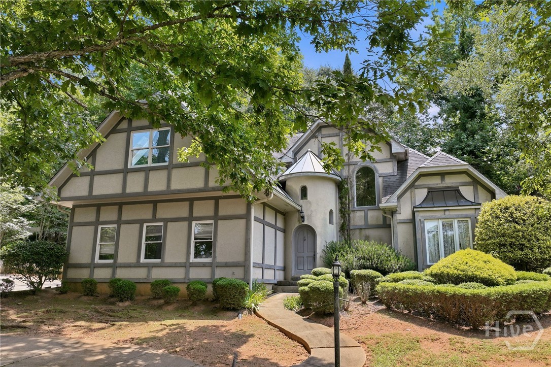 372 Woodhaven Drive — photo