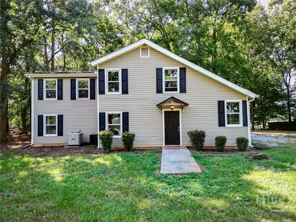 1642 Neese Commerce Road — photo