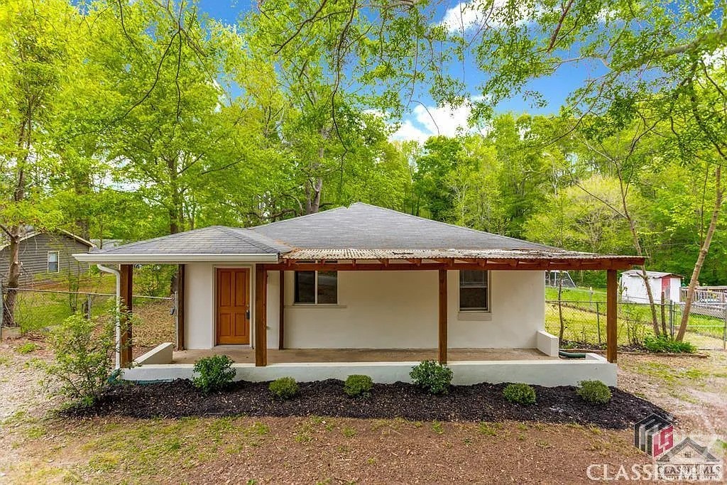 130 Woody Lane — photo