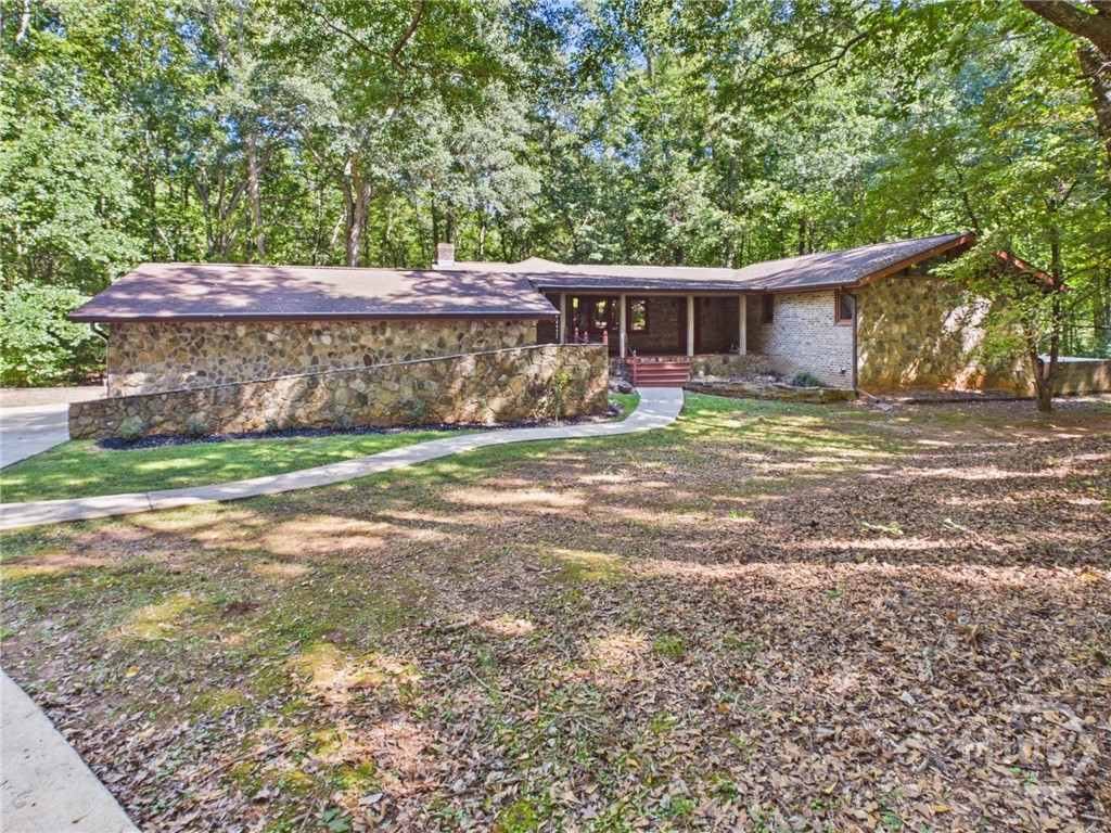 1251 Summit Circle — photo