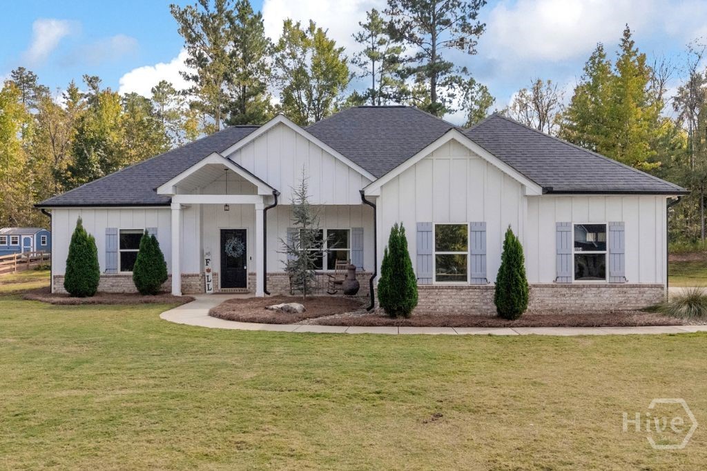 1094 McLeod Estates Drive — photo