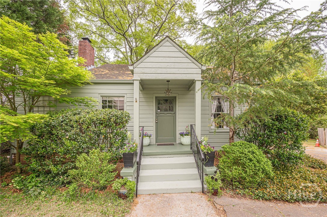 712 Berkeley Avenue NW — photo