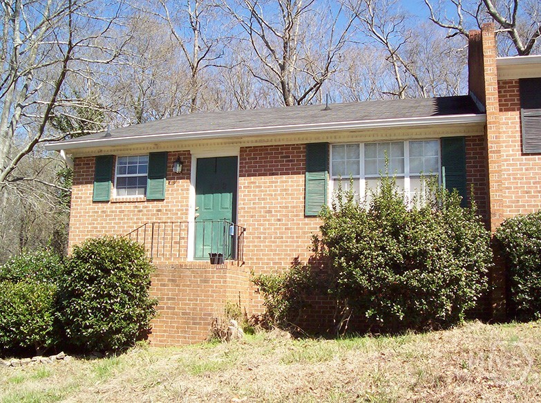 132 Oxford Court — photo