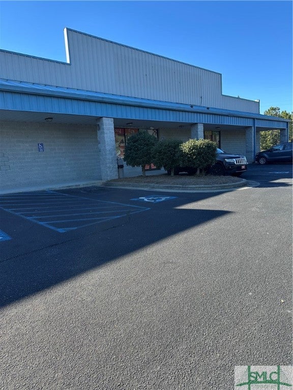 767 Veterans Parkway — photo
