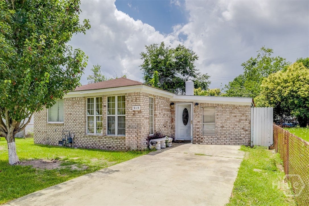 915 Porter Street — photo