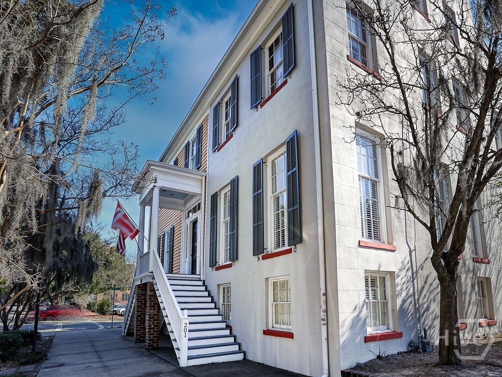 201 W Liberty Street 4 — photo
