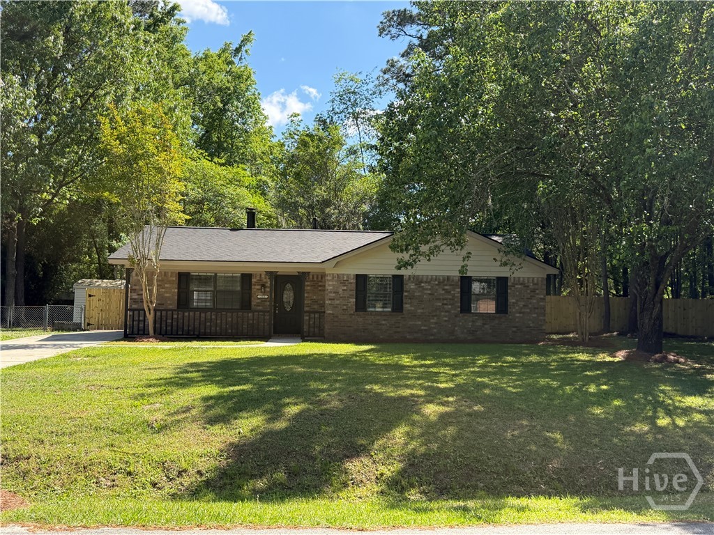 215 Pinecrest Place — photo