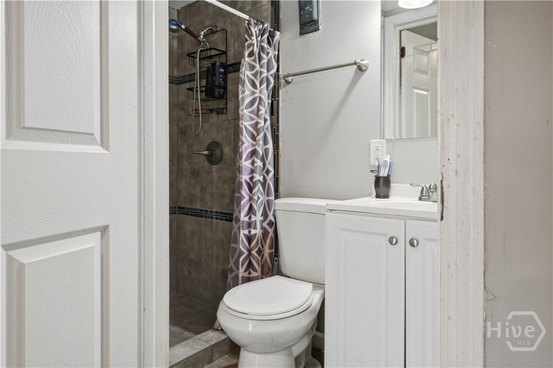 213 CHIPPEWA DR — photo 3
