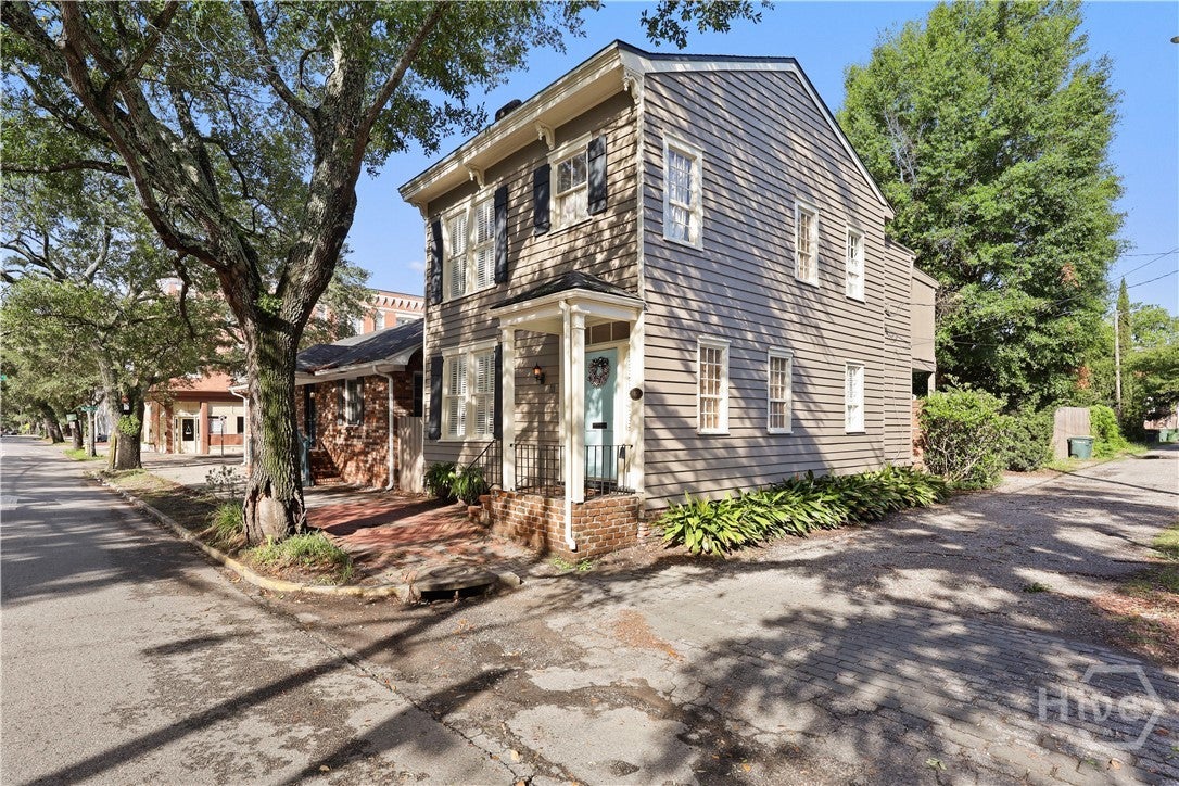 111 E Broad Street — photo
