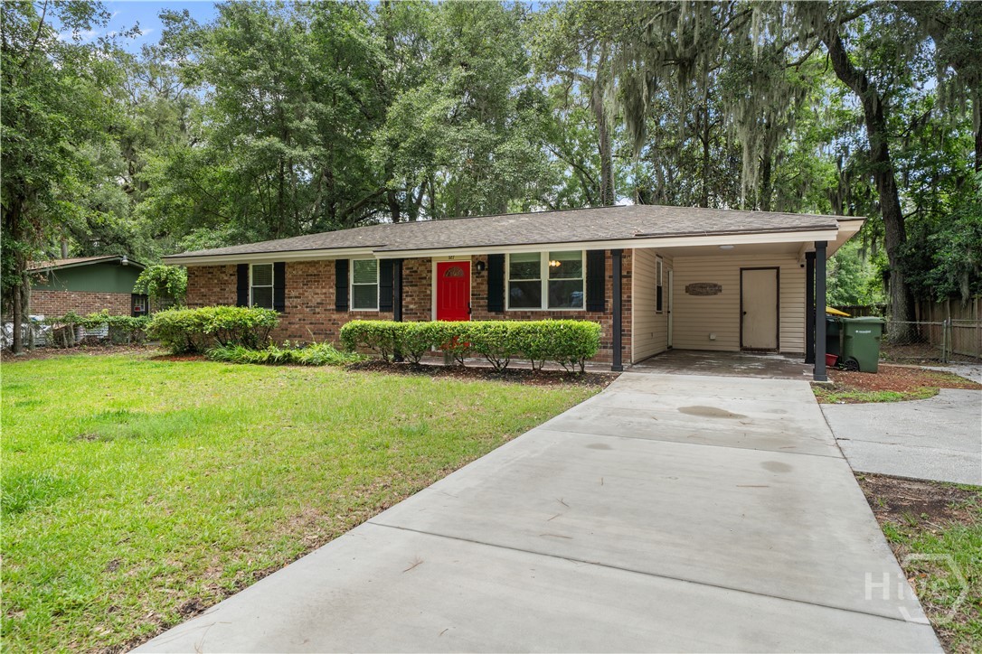 527 Red Oak Drive — photo