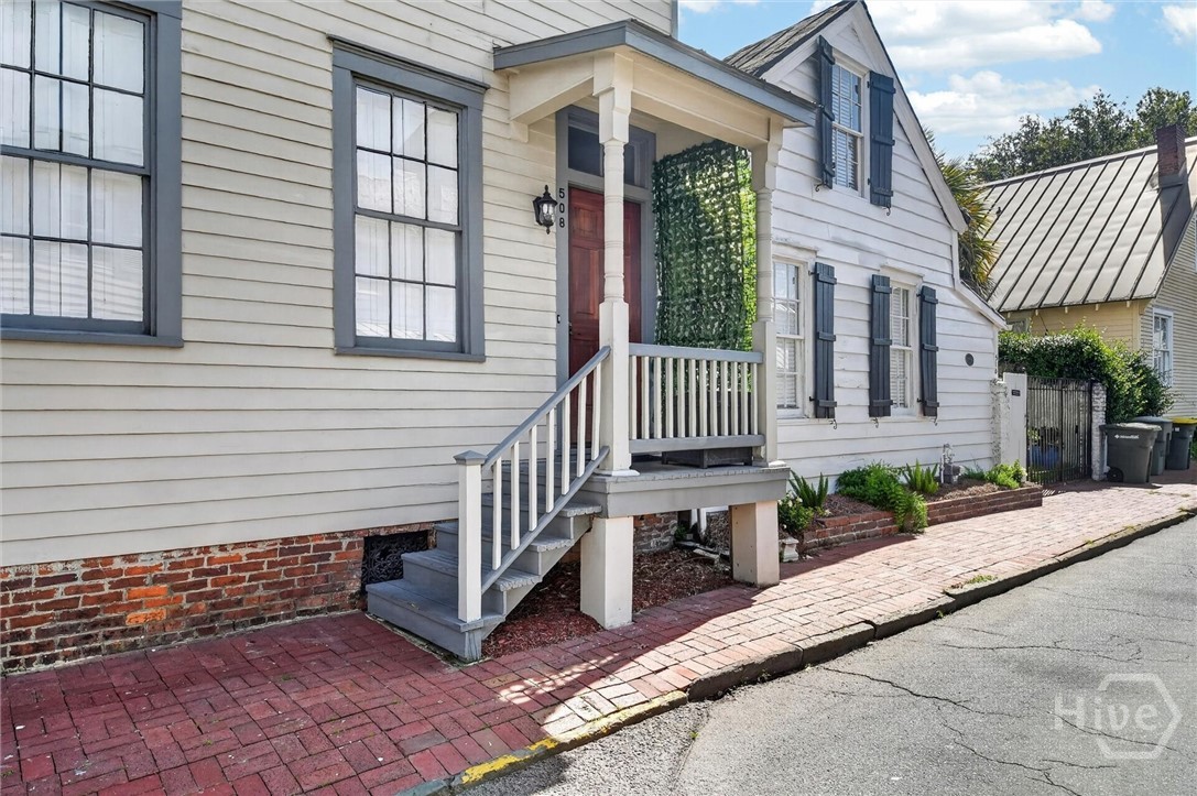 508 E York Street — photo