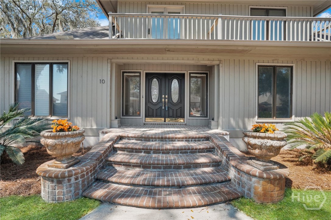 10 Cove Drive — photo