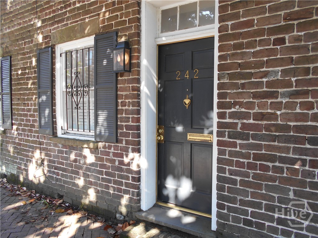 242 Price Street — photo