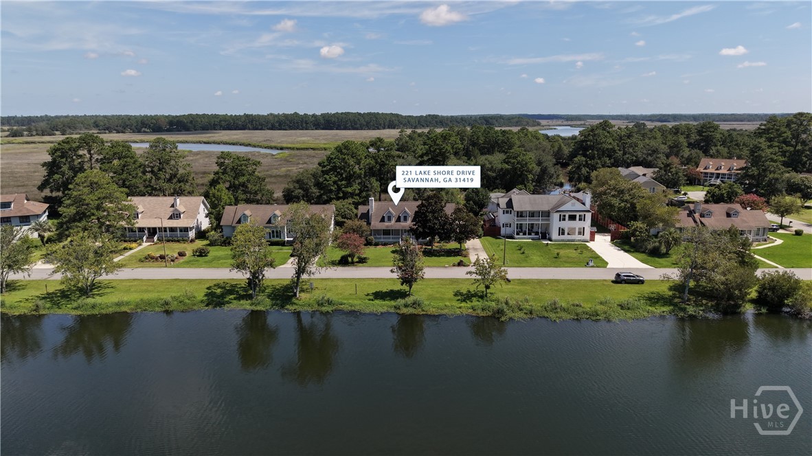 221 Lakeshore Drive — photo