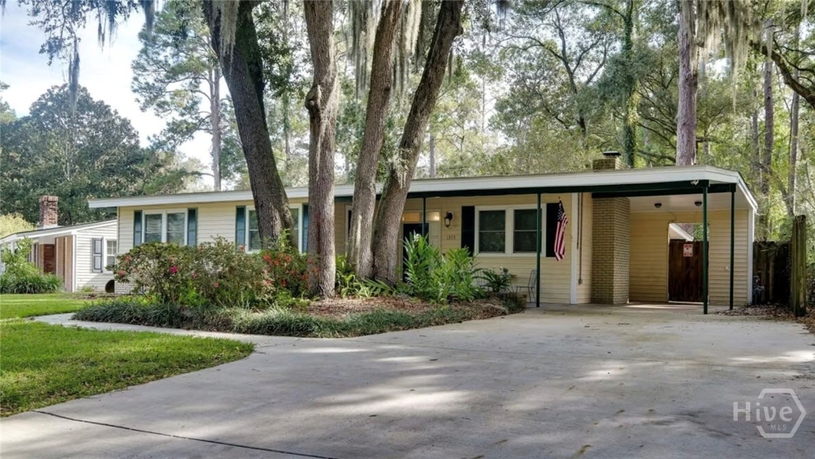 1305 Crossbrook Place — photo