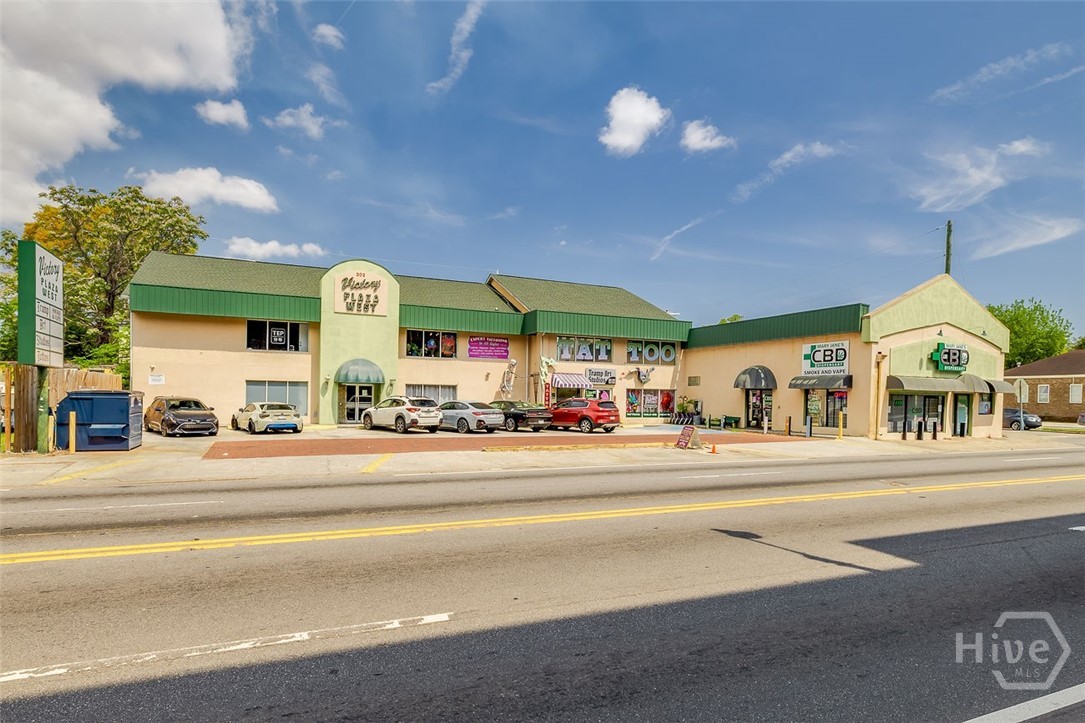 302 W Victory Drive a — photo