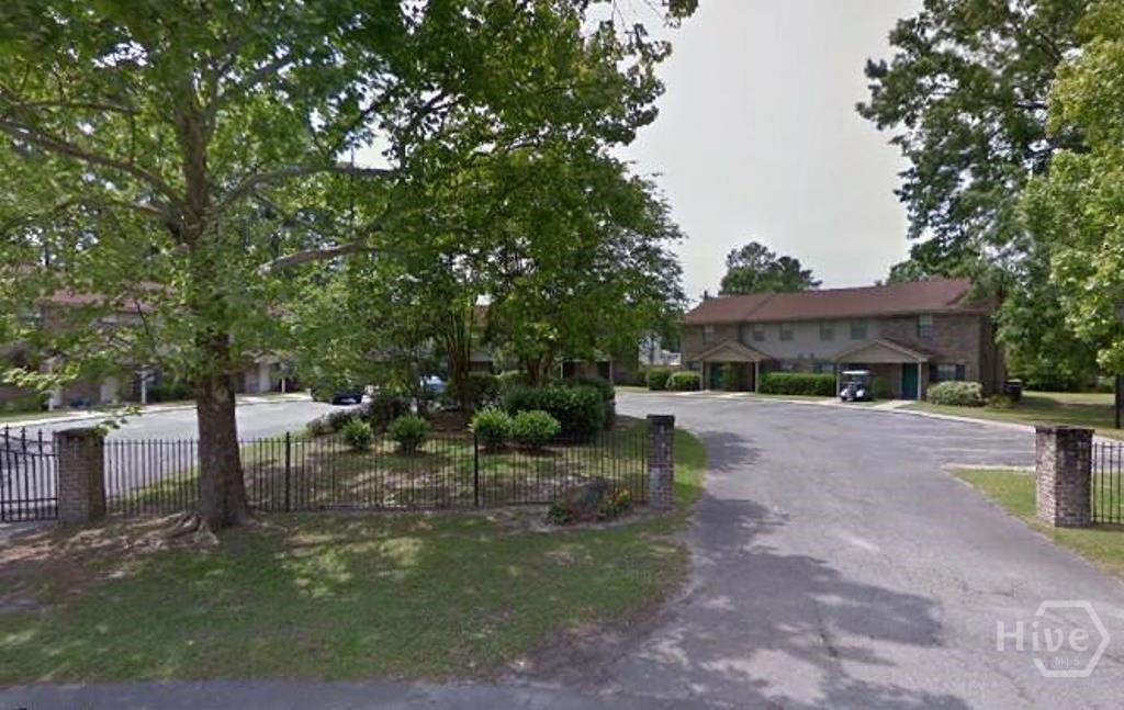 282 Greenwich Drive 12 — photo
