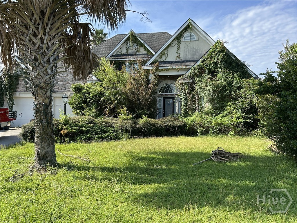 19 Club House Drive — photo