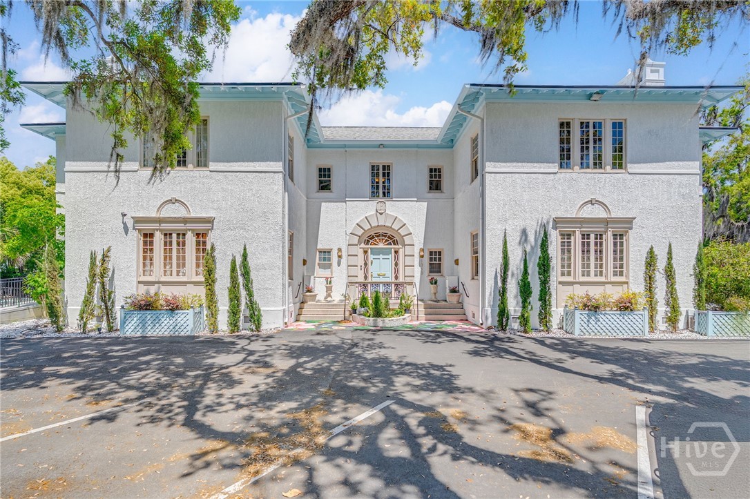 1010 E Victory Drive D — photo