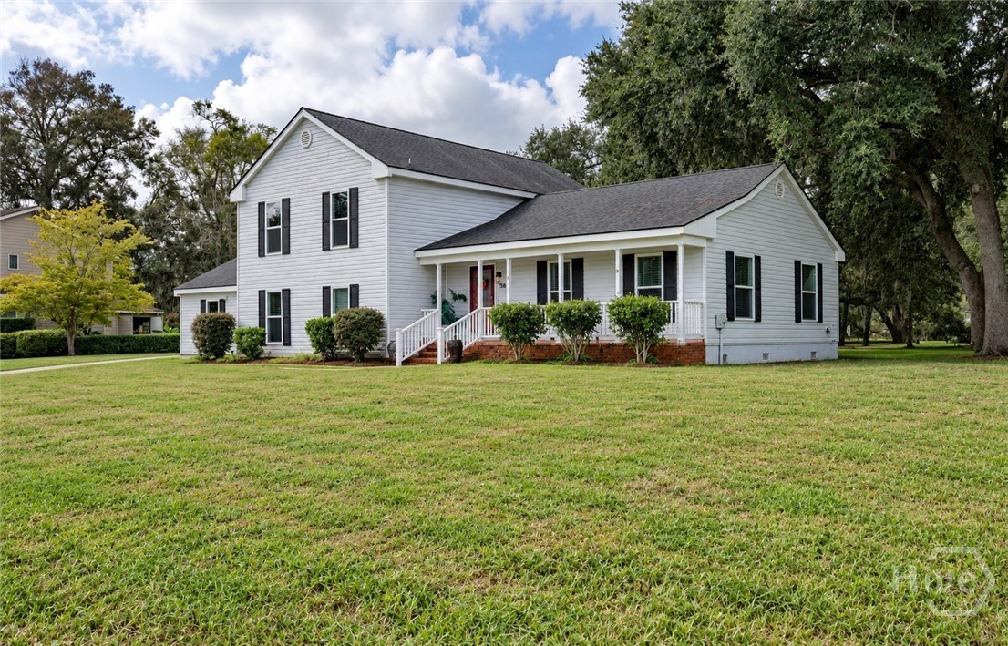 138 Thornhill Drive — photo