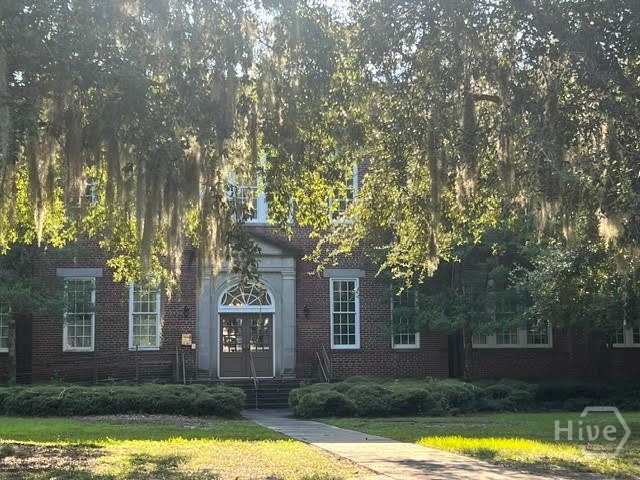 1835 Skidaway Road 104 — photo