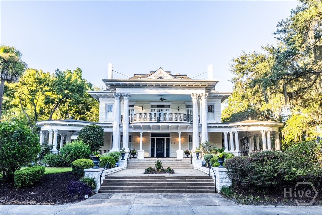 920 E Victory Drive — photo