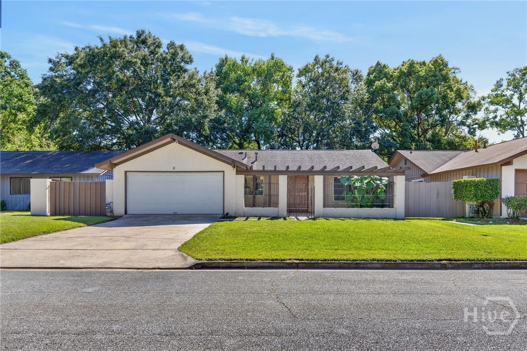 5 Marseilles Court — photo