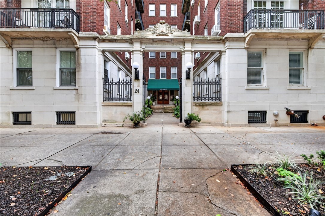 24 E Liberty Street Unit 86 — photo