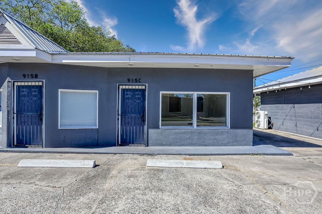 915 Montgomery Street Unit C — photo