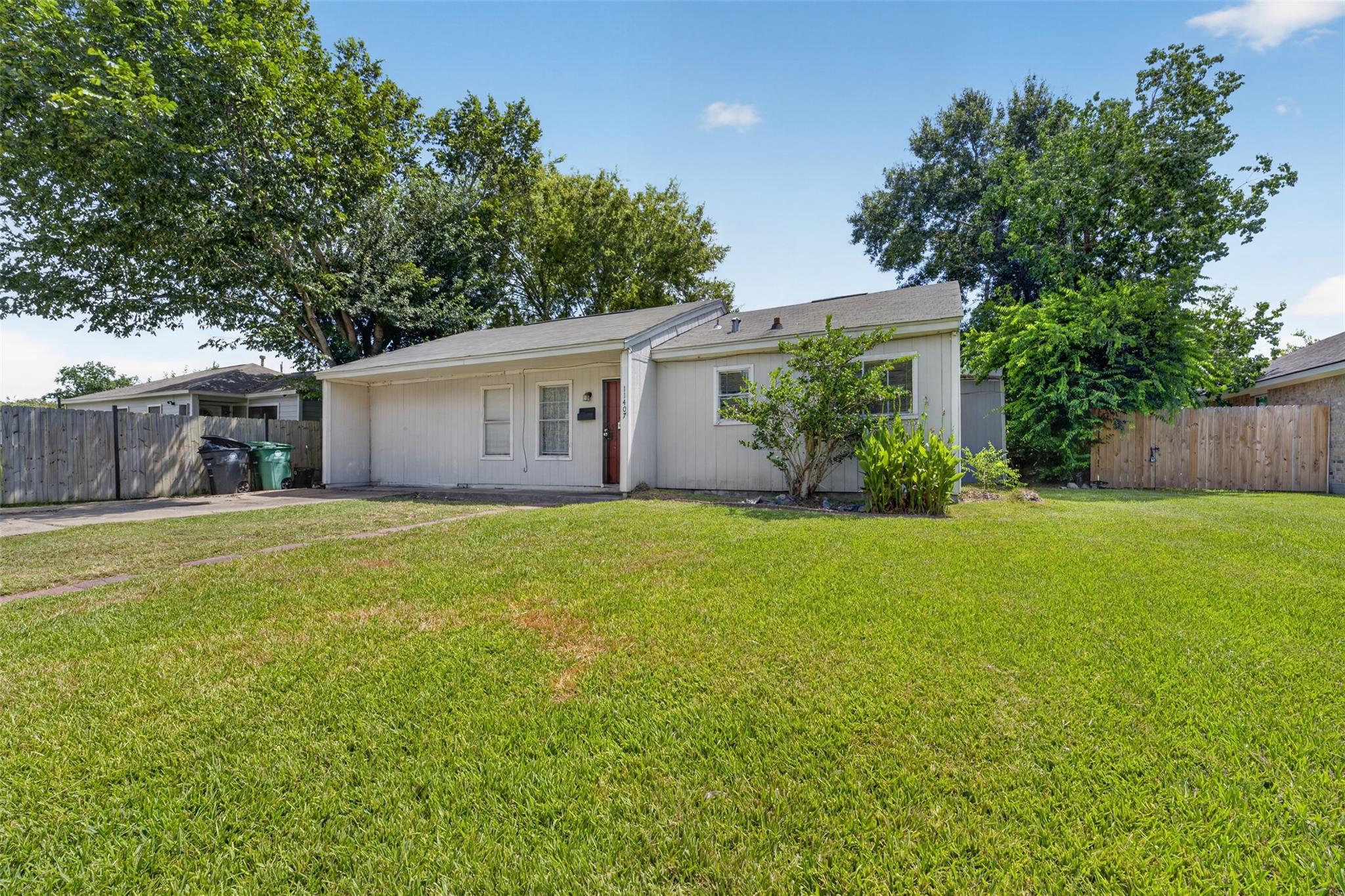 11407 Duane Street — photo