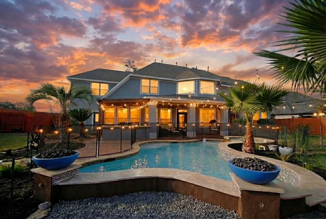 15823 Medina Lake Lane — photo
