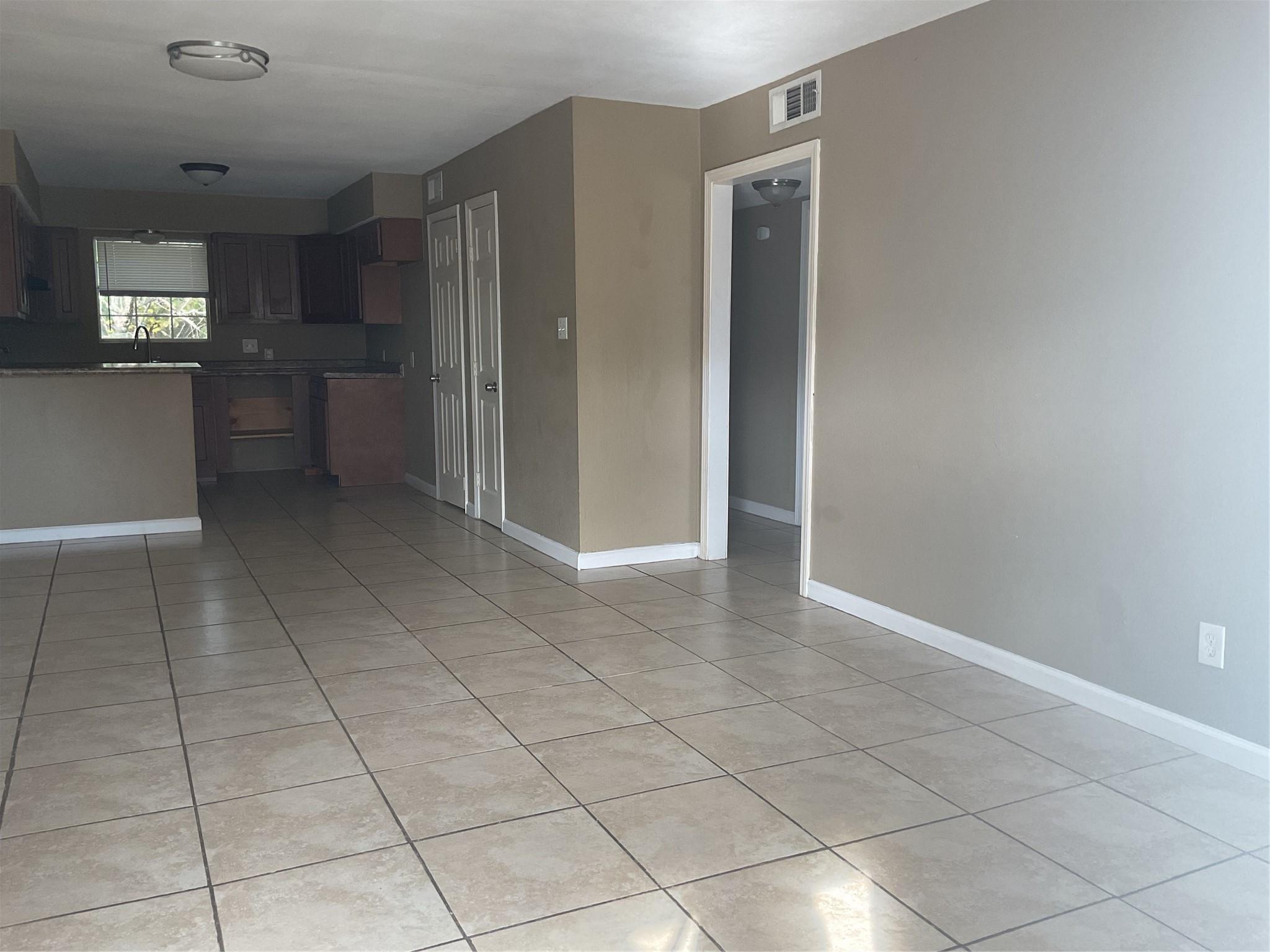 1502 Oleander, La Marque, TX 77568 — photo 2