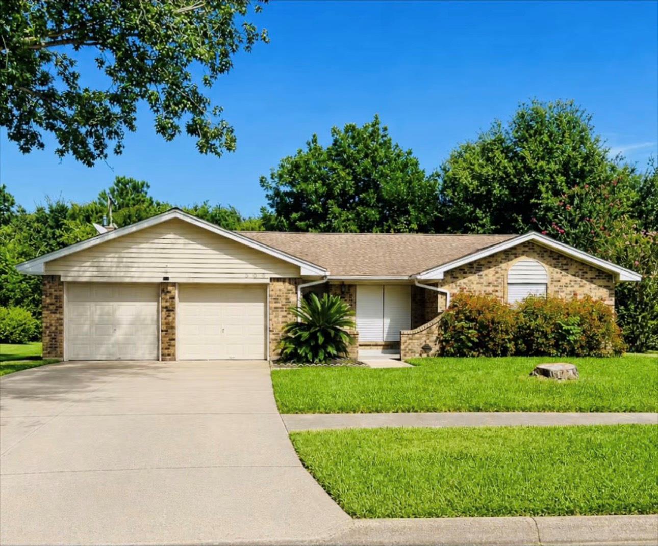 306 Lantana Drive — photo