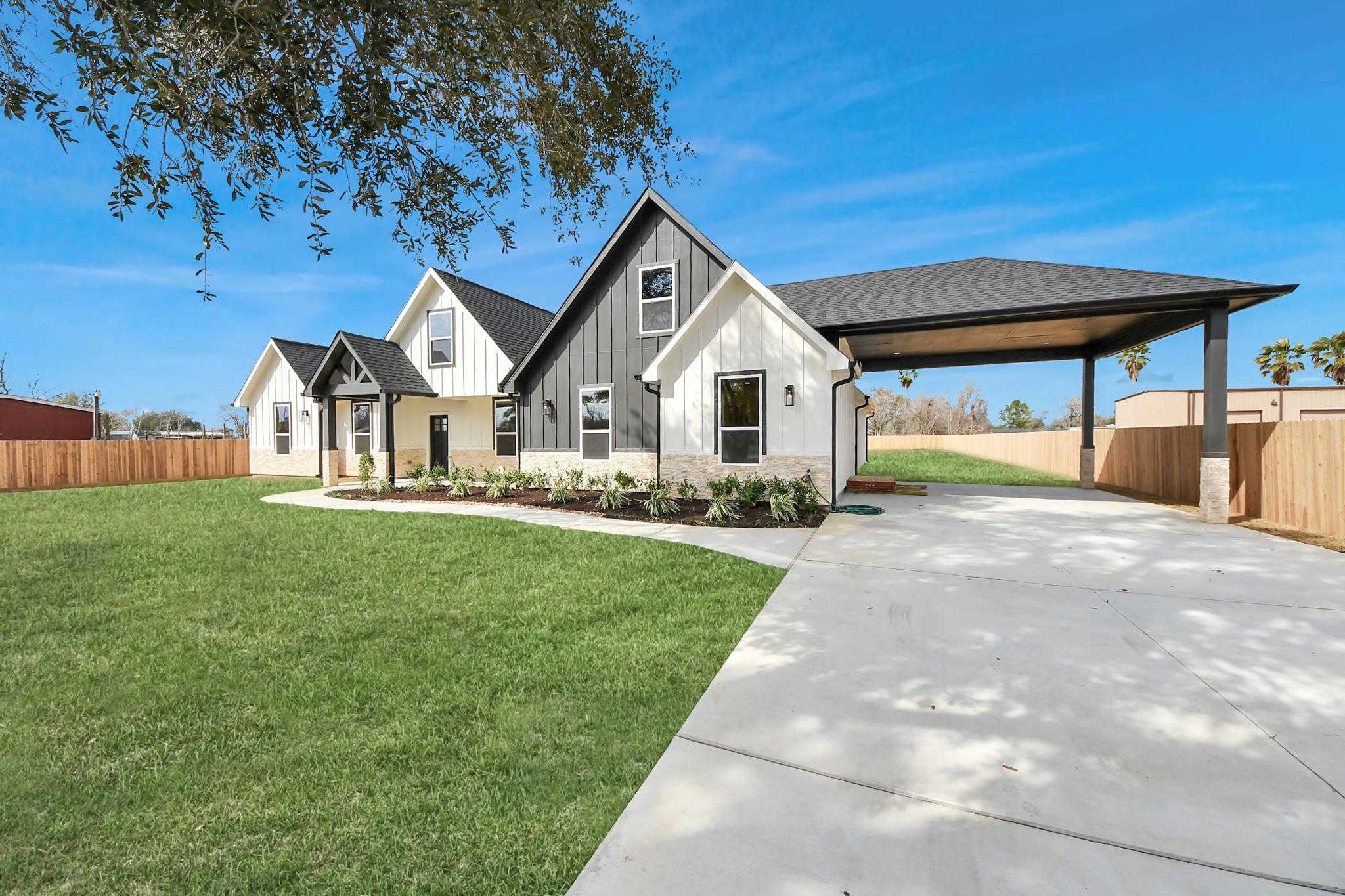 5811 County Road 675B — photo