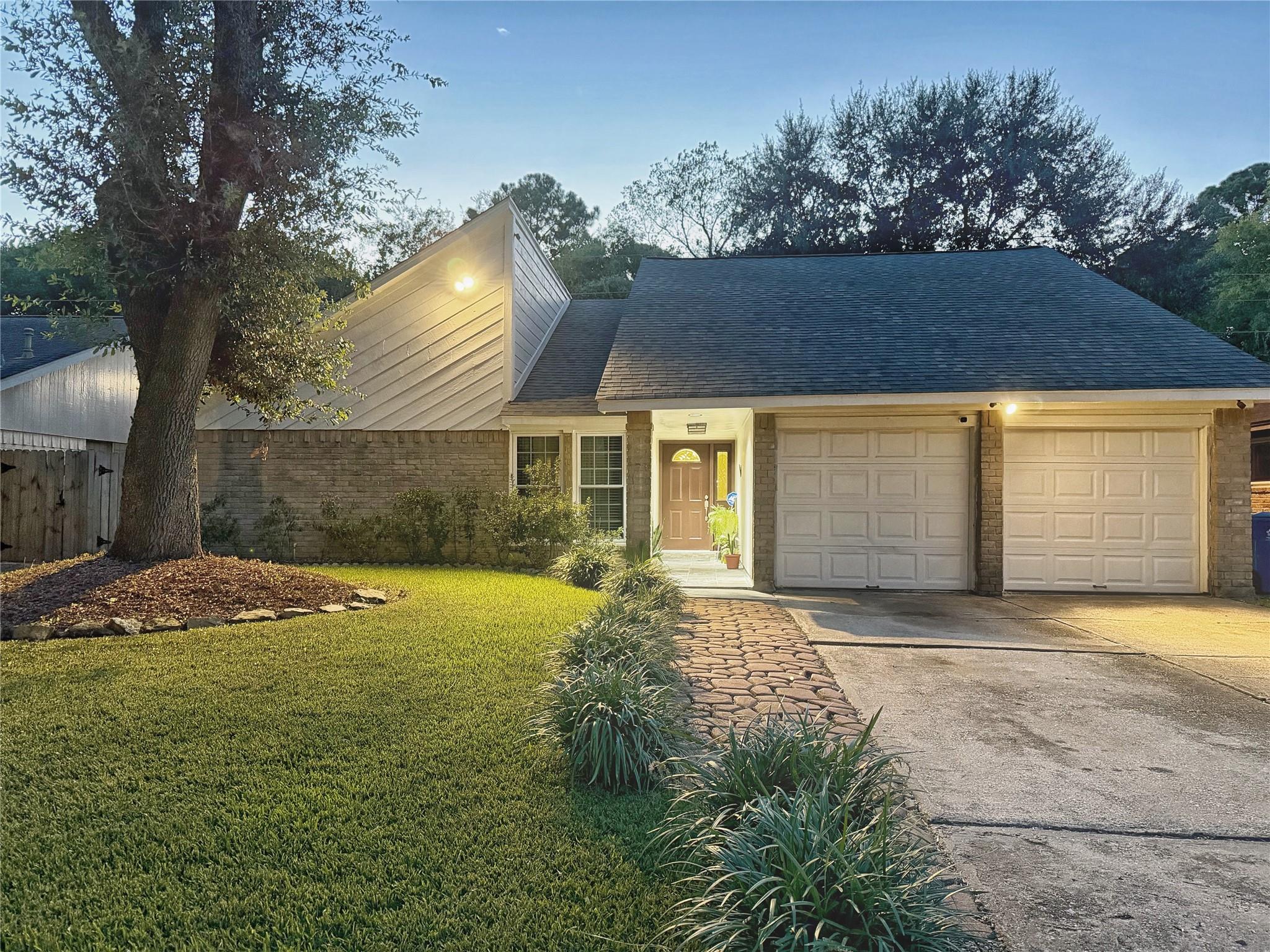 8603 Saratoga Forest Drive — photo