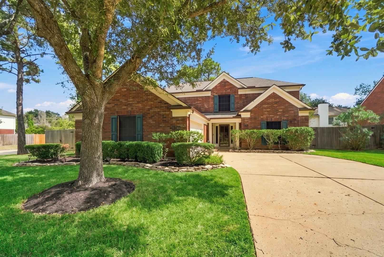 4001 Hazelwood Drive — photo