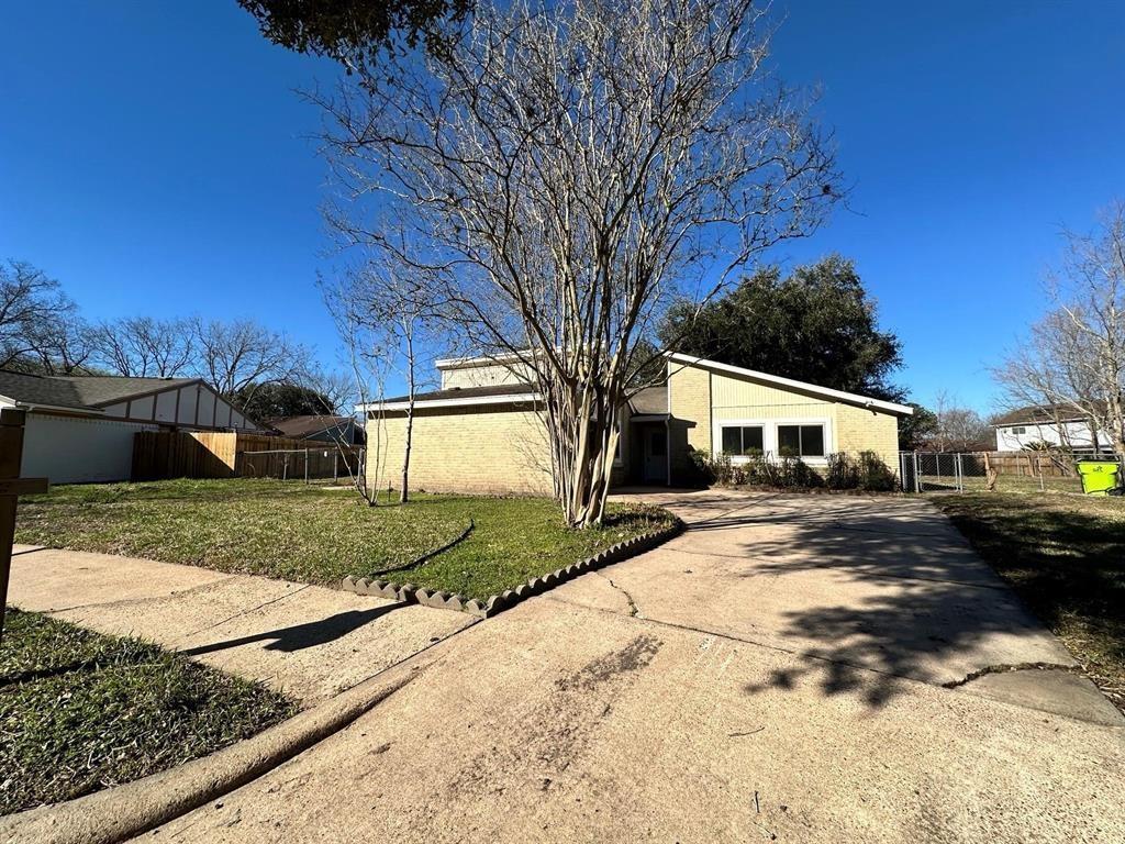 1606 Stone Lake Drive — photo