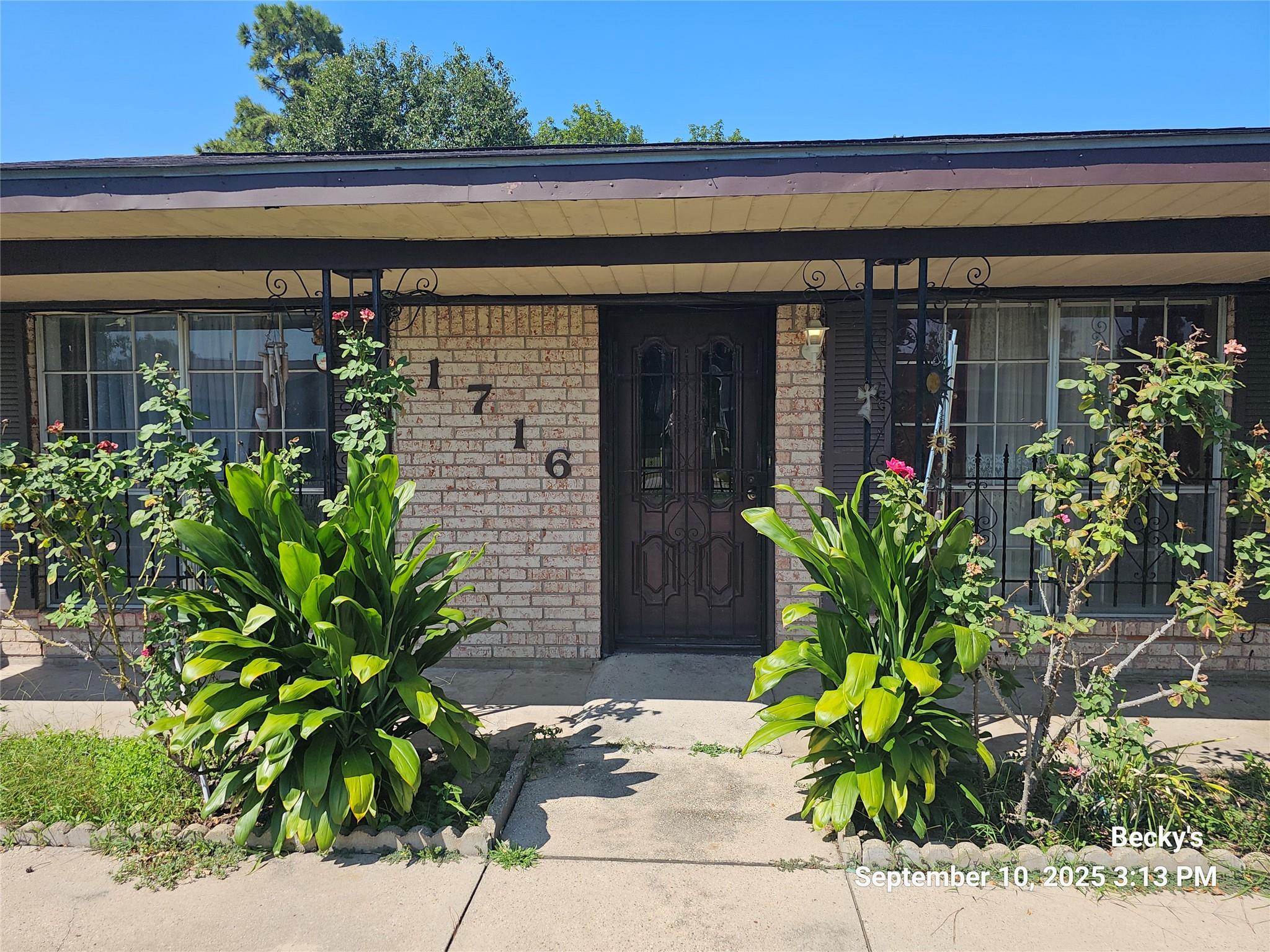 1716 Maiden Lane — photo