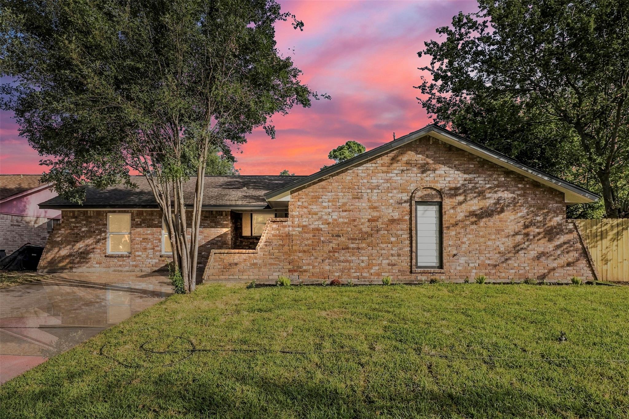 7502 Woodsman Trail — photo