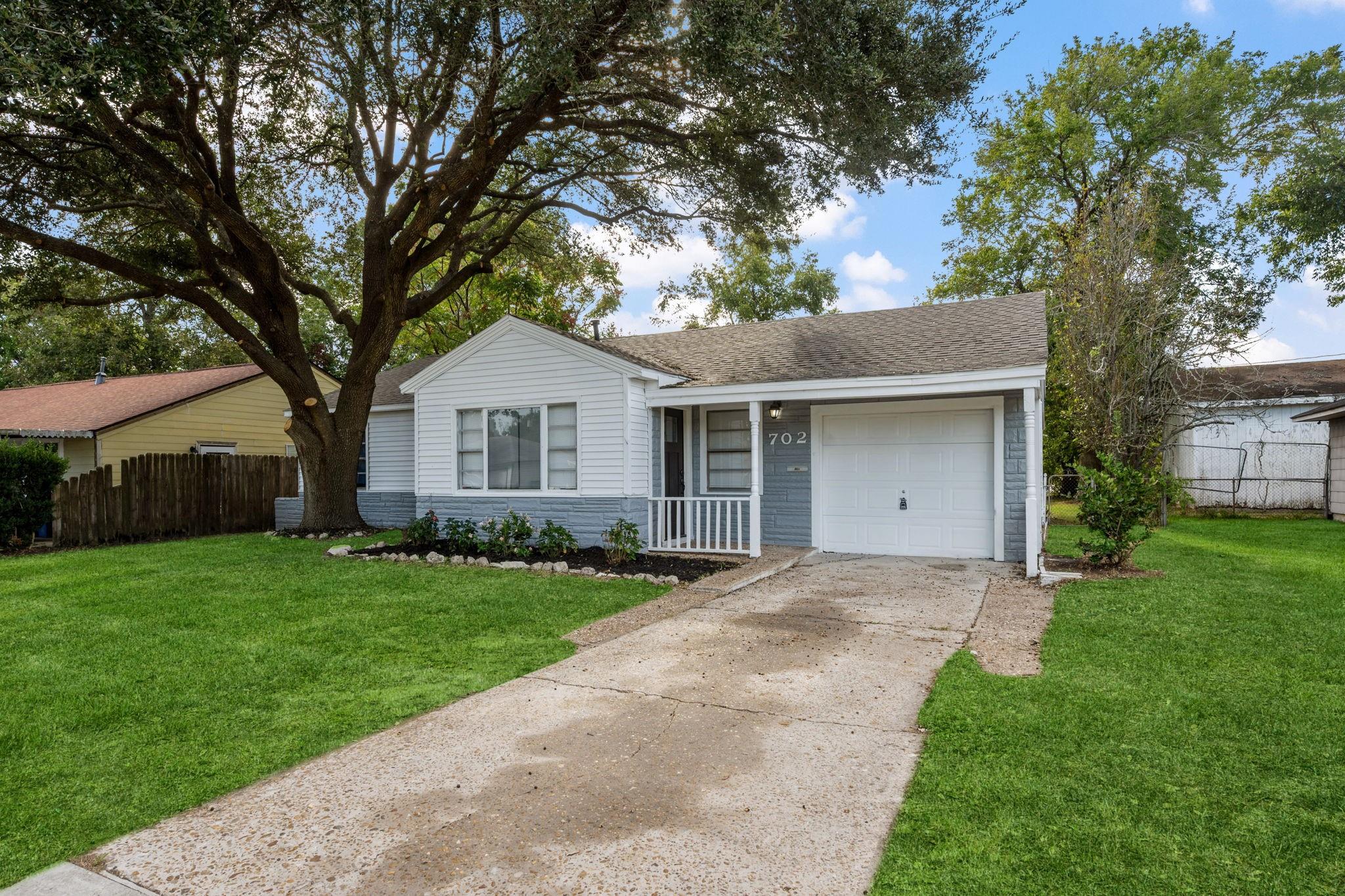702 S Circle Drive — photo