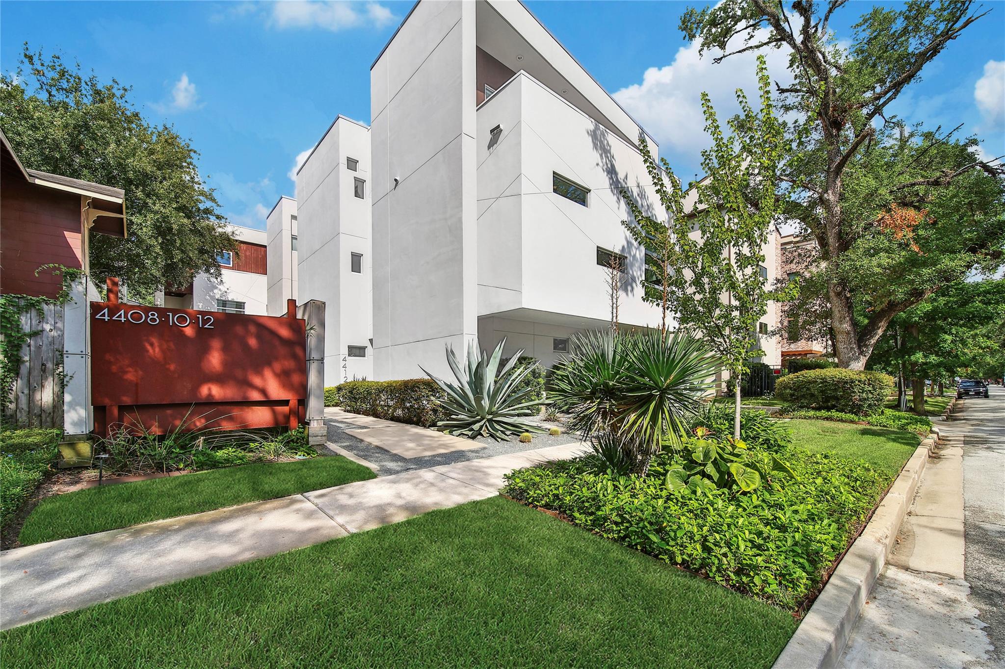 4408 Mount Vernon Street — photo